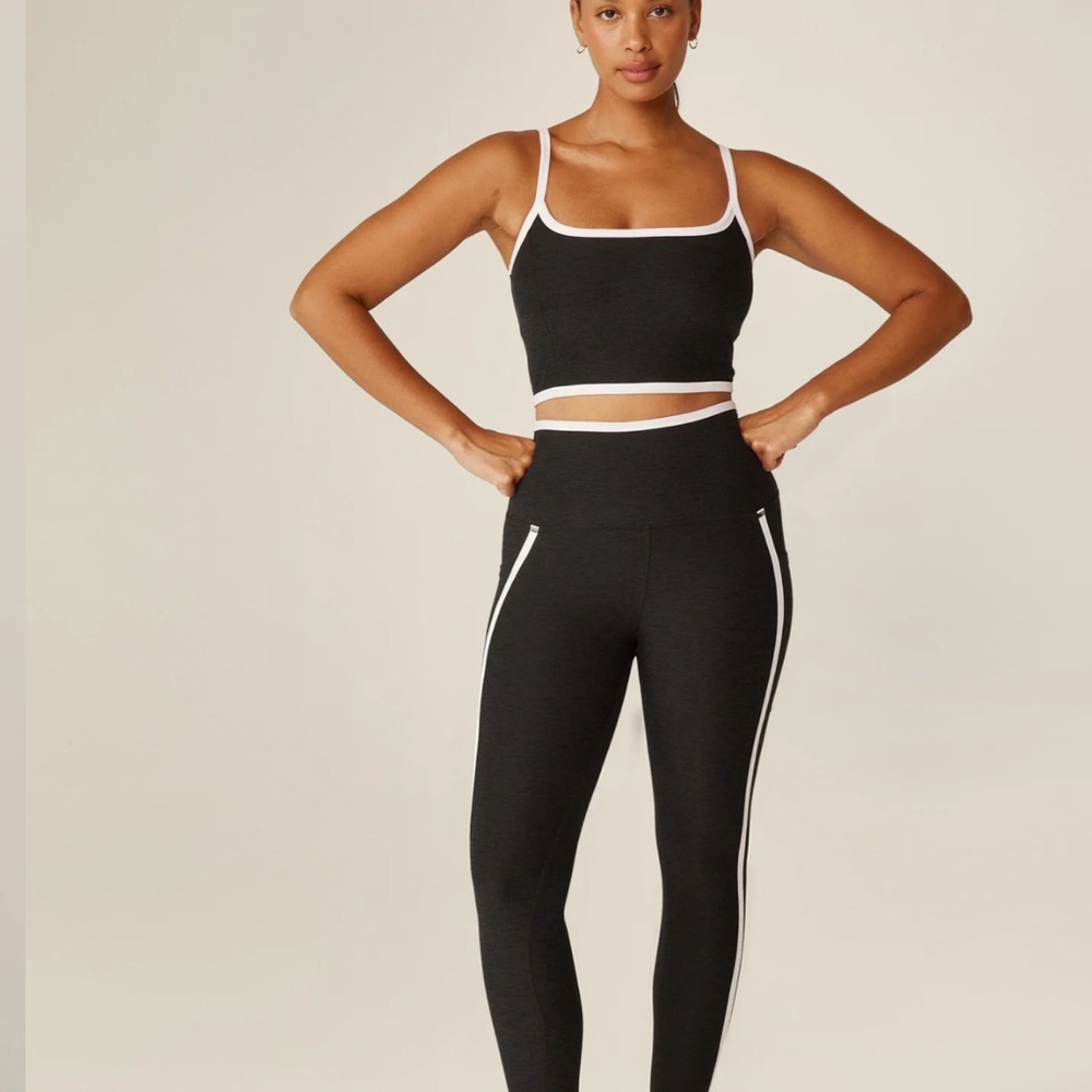 Beyond Yoga Black and White Sports Bra and Leggings set